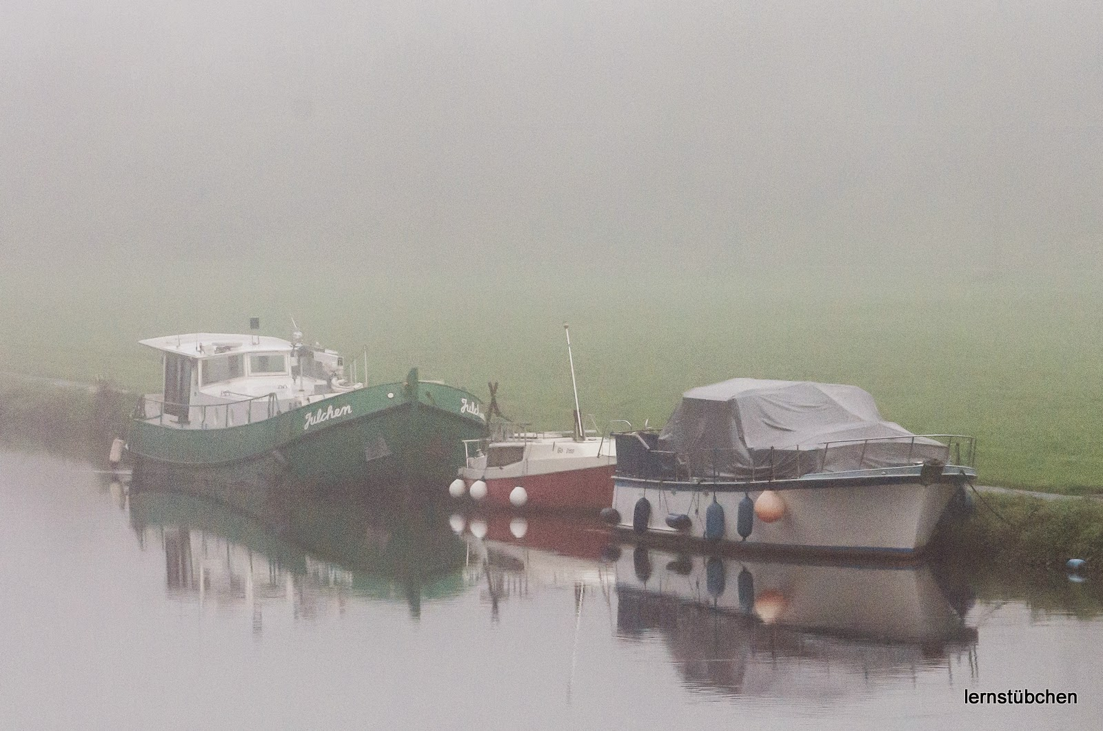 Boote im Nebel.jpeg